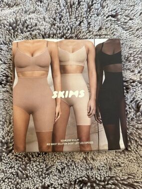 SKIMS Seamless Sculpt Mid Waist Short — Beige, Nude & Black